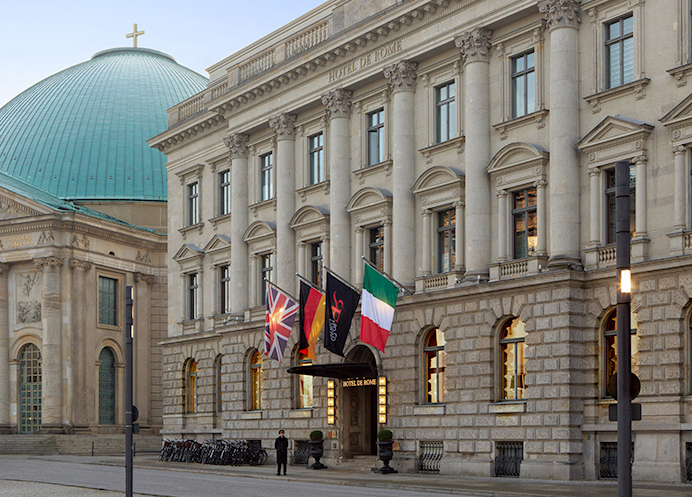 Fassade des Hotel de Rome